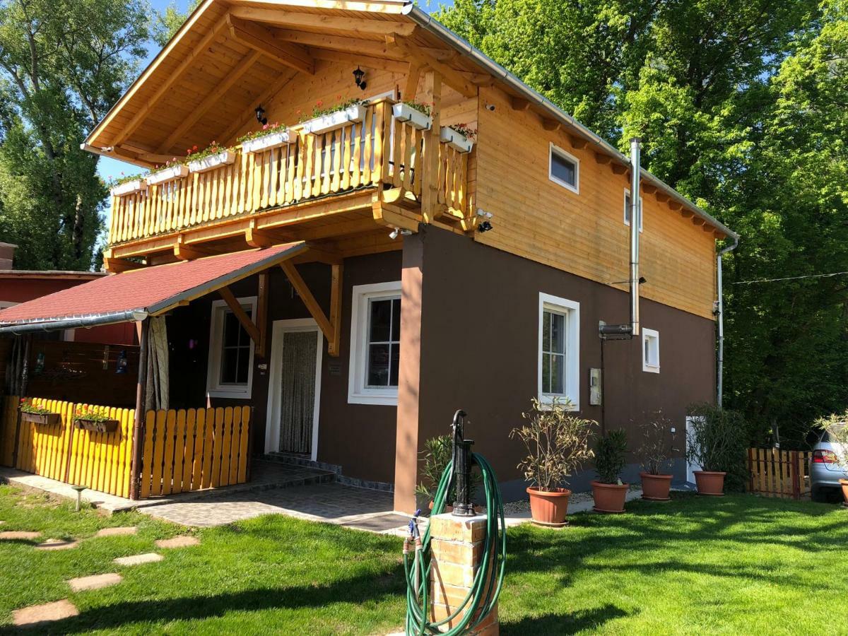 Hero 4 Sterne Ferienhaus Baja Eksteriør billede